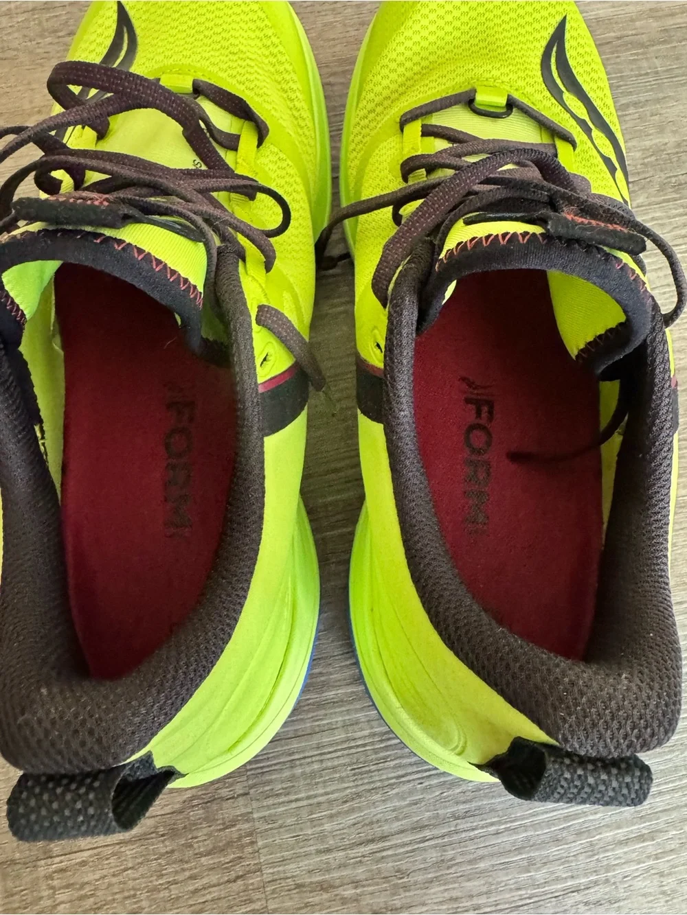 Saucony Xodus Ultra Trail Running Shoes Men’s Size [10.5] Neon Yellow/Blue EUC